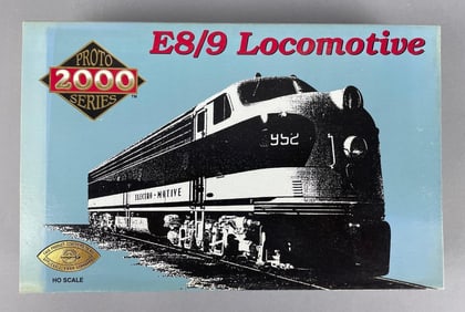 Proto Series 2000 HO Scale E8/9 Burlington Locomotive