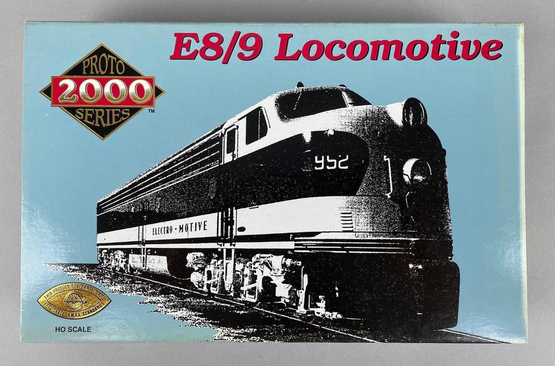 Proto Series 2000 HO Scale E8/9 Burlington Locomotive: Like new in original packaging