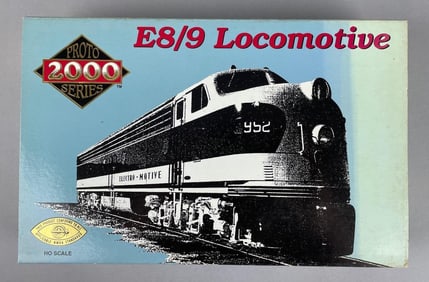 Proto Series 2000 HO Scale E8/9 Burlington Locomotive