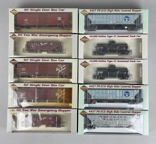 Group of Proto 2000 Series HO Scale Train Cars