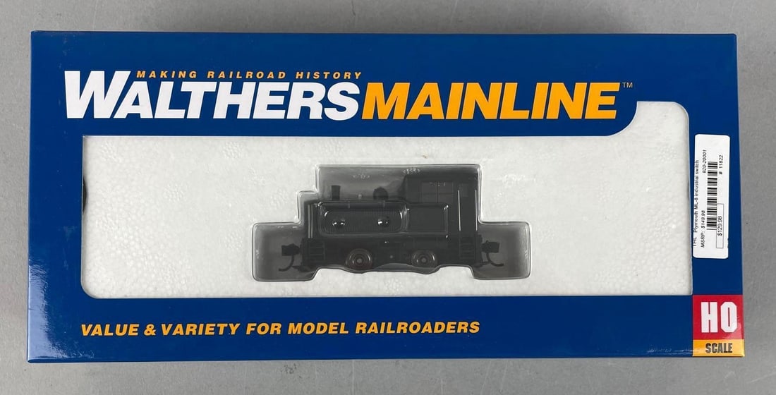 Walthers Mainline HO Scale Plymouth ML-8 Switcher Locomotive: Industrial, like new original packaging