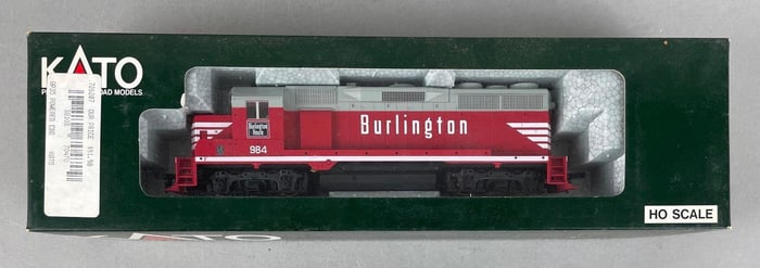 Kato HO Scale EMD GP35 Powered CB&Q Locomotive
