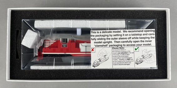 Genesis HO Scale GP7 CB&Q Locomotive
