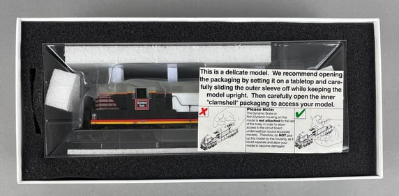 Genesis HO Scale GP7 CB&Q Locomotive