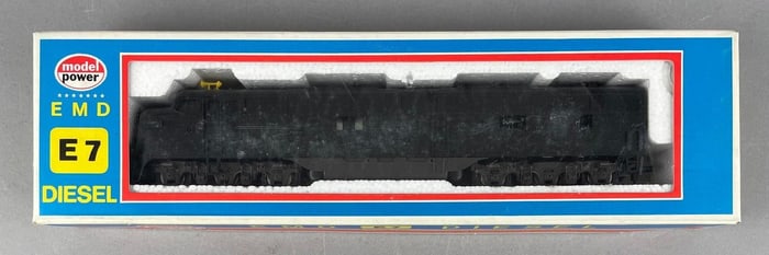 Model Power HO Scale EMD E7 Diesel Locomotive