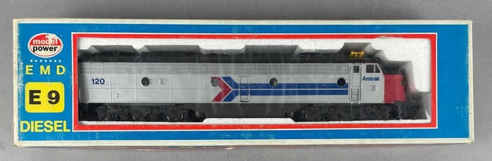 Model Power HO Scale EMD E9 Amtrak Diesel Locomotive