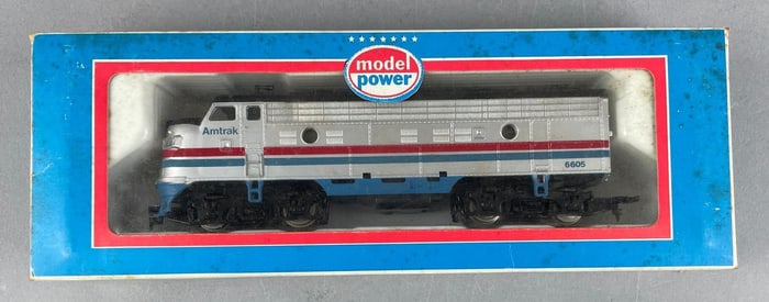 Model Power HO Scale F9 Amtrak Diesel Locomotive