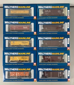 Group of Walthers Mainline HO Scale Freight Train Cars