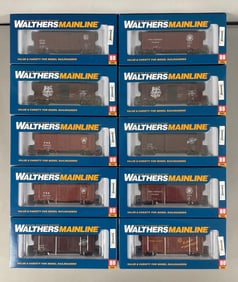 Group of Walthers Mainline HO Scale AAR Boxcars