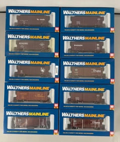 Group of Walthers Mainline HO Scale AAR Boxcars
