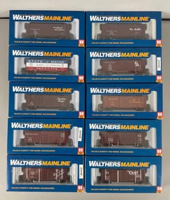 Group of Walthers Mainline HO Scale AAR Boxcars
