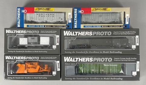 Group of Walthers HO Scale Freight Train Cars