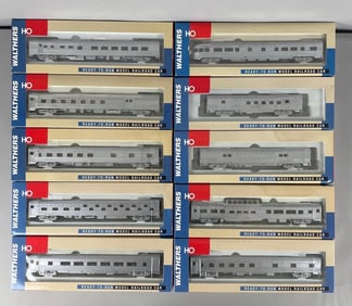 Group of Walthers HO Scale Budd Burlington Passenger Train Cars