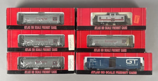 Group of Atlas HO Scale Freight Train Cars