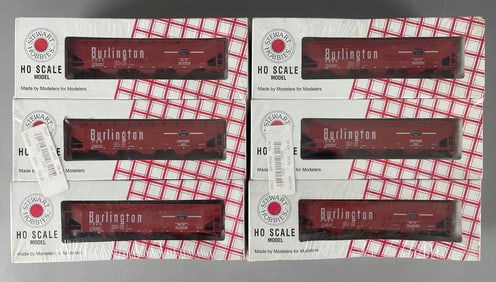 Group of Stewart Hobbies HO Scale Burlington Hopper Train Cars