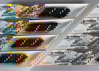 Group of 4 Athearn HO Scale F7 Locomotives