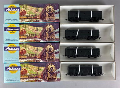 Group of 4 Athearn HO Scale F7B Dummy Cars