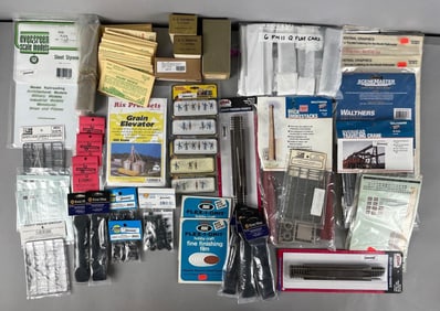 Group of HO Scale Train Accessories and Kits