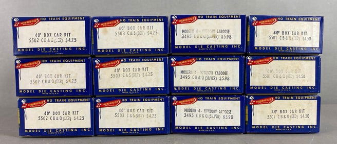 Group of 12 Assorted Roundhouse Products HO Gauge Box Car Kits