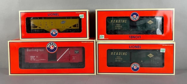 Group of Lionel O Scale Train Cars
