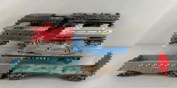 Group of Lionel O Scale Train Cars