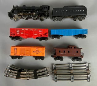 Lionel Lines O-Scale No. 2034 Steam Locomotive and Tender with Cars