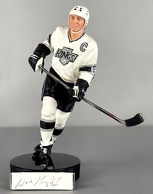 Wayne Gretzky Signed Gartlan Figurine Statue Artist Proof