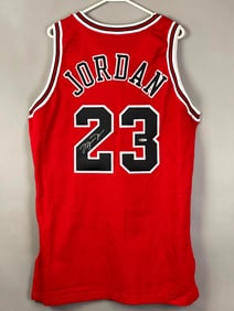 Michael Jordan Signed 1996 - 97 Champion Pro Cut Chicago Bulls Jersey UDA COA