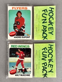 2 - 1975 - 76 Topps Hockey West Corps Cello Fun Pack with Phil Esposito Showing