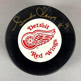 Gordie Howe Signed Official NHL Detroit Red Wings Puck