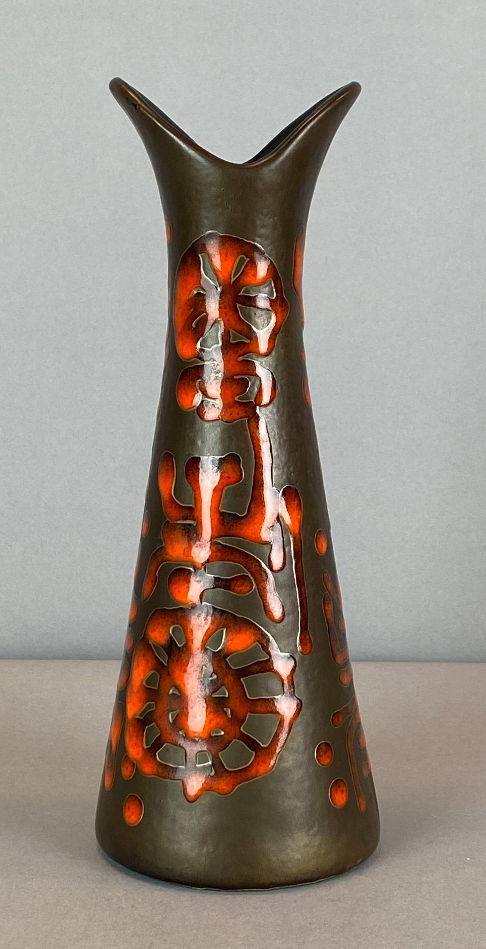 Sascha Brastoff Abstract Orange Accent Art Pottery Vase: Felt lined base, measures 8 x 3 inches