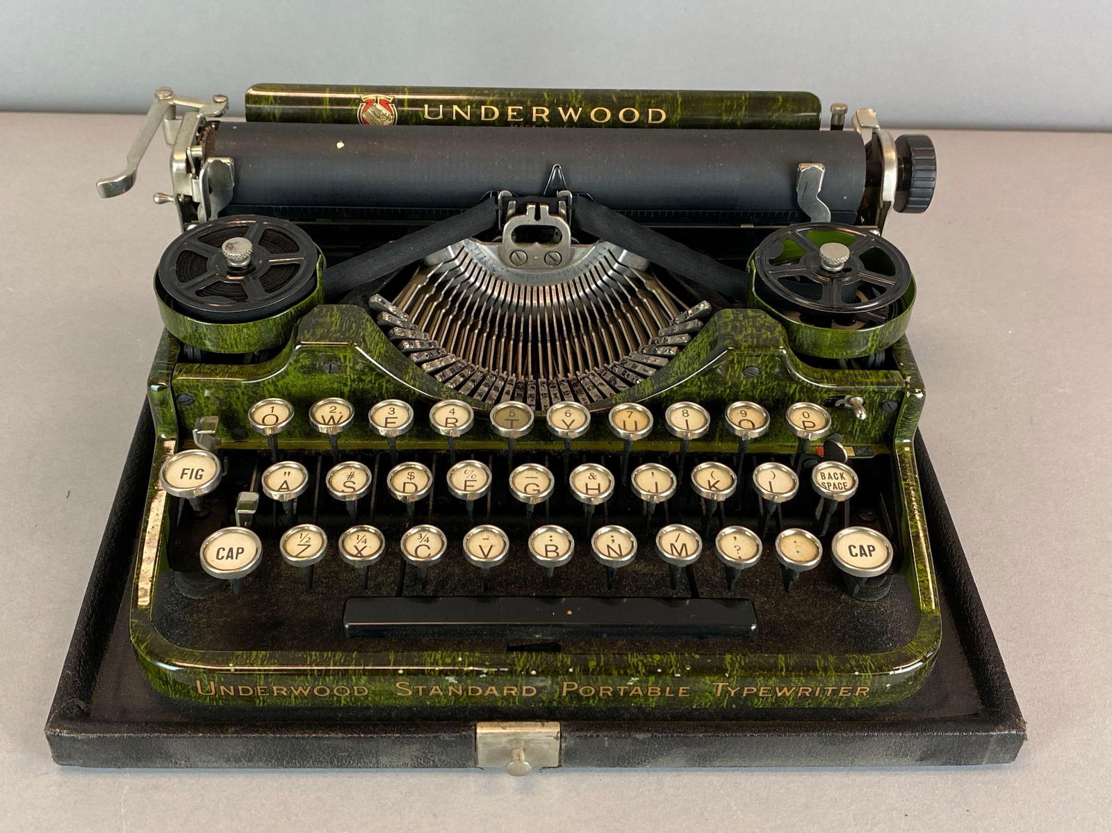 Underwood Standard Portable Typewriter (1 of 6)