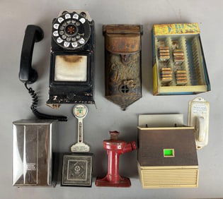 Group of Assorted Vintage Items