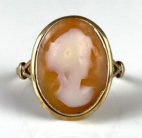 18K Gold Cameo Ring