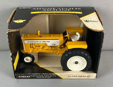 ERTL Minneapolis-Moline G-750 Tractor