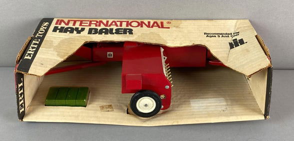 ERTL International Harvester Hay Baler