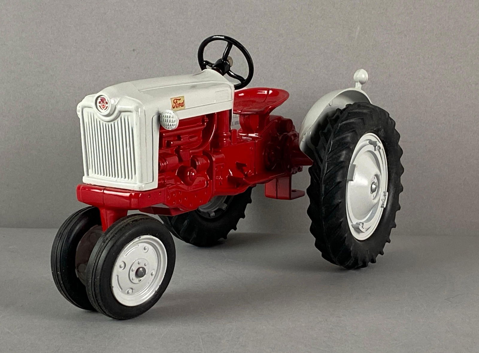 Scale Models Ford 900 Die-Cast Tractor (1 of 6)