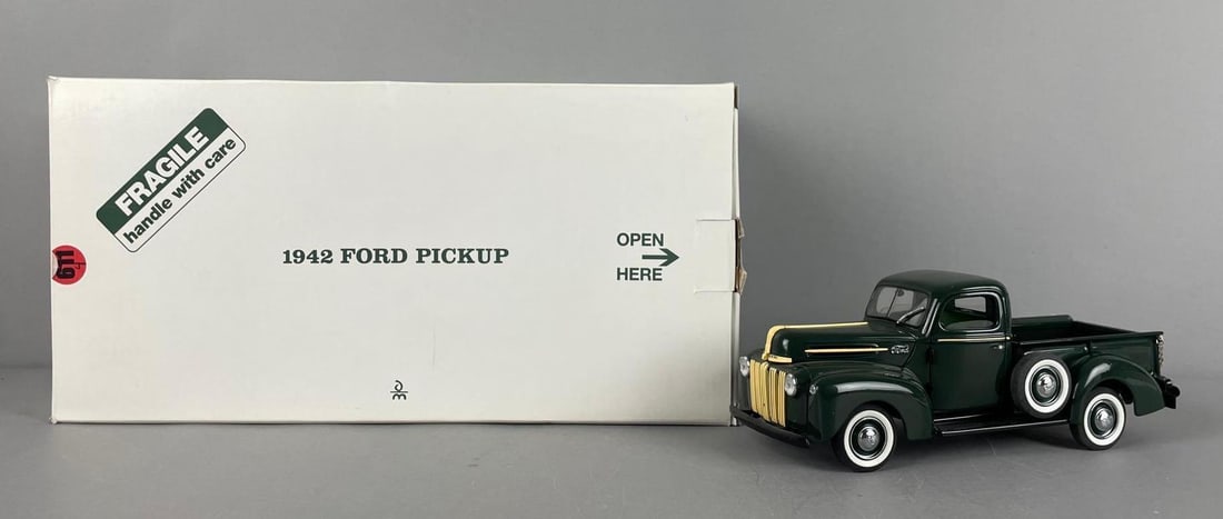 1995 Danbury Mint 1942 Ford Die-Cast Truck: Like new in original packaging
