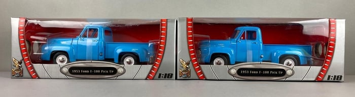 Group of 2 Road Signature Collection 1953 Ford F-100 Die-Cast Vehicles