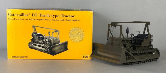 Norscot CAT Caterpillar D7 Die-Cast Track-Type Tractor