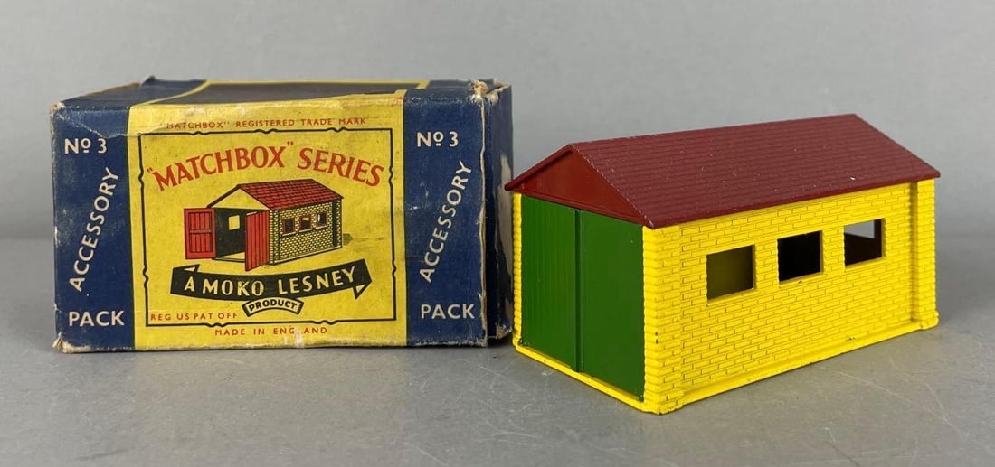 Vintage Moko Lesney Matchbox Series Die-Cast Garage: No. 3, original box, 1/64 scale