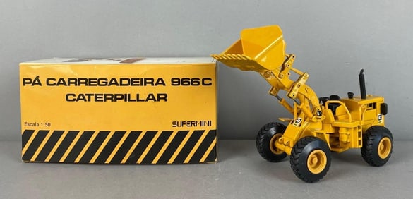Supermini Caterpillar 966C Wheel Loader Die-Cast Tractor