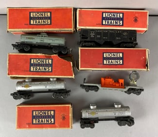 Group of 6 Lionel O Scale Train Cars