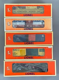 Group of 5 Lionel O Scale Train Cars