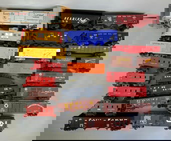 Group of Lionel O Scale Train Cars