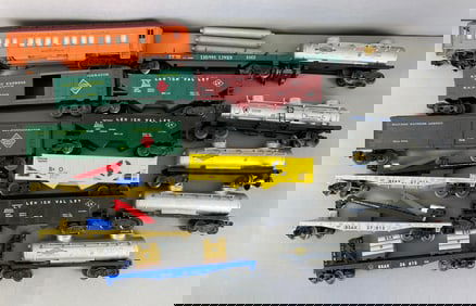 Group of Lionel O Scale Train Cars