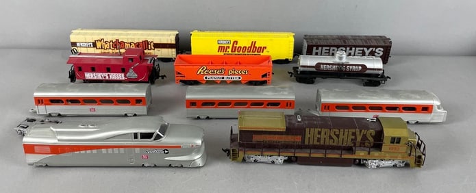 Group of Bachmann HO Scale Hersheys Advertising Train Cars
