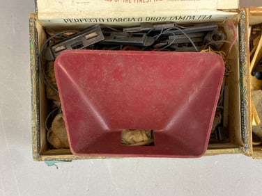 Group of Assorted Lionel O Scale Items