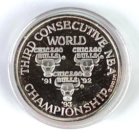 NBA Chicago Bulls Larry OBrien Championship Trophy 1oz .999 Fine Silver Round