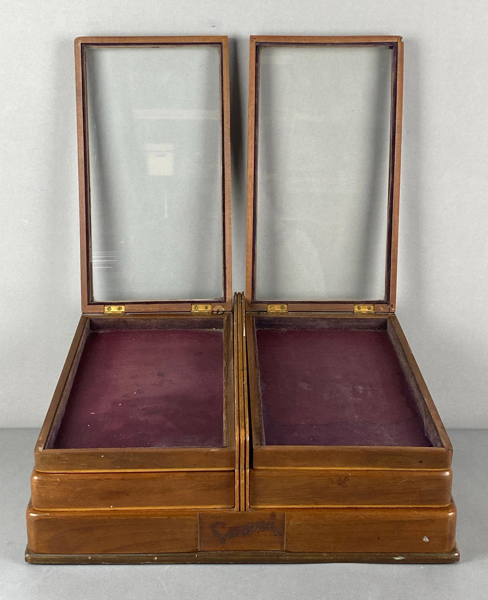 Vintage Swank Jewelry Multi-Tier Display Case: Measures 7 x 16 x 14 1/2 inches